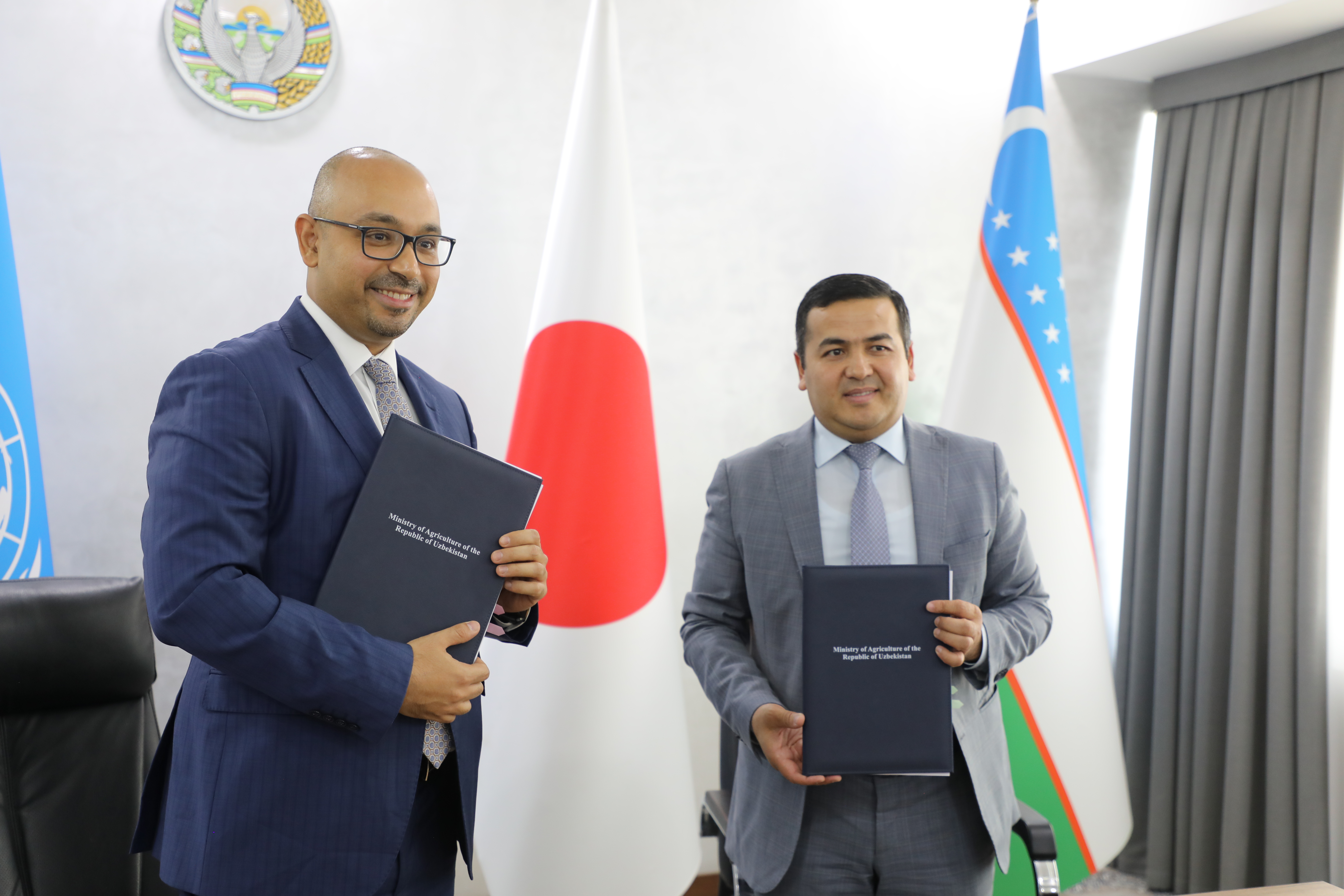 Alisher Shukurov, Deputy Minister of Agriculture of Uzbekistan with Anas Fayyad Qarman, UNDP Resident Representative in Uzbekistan